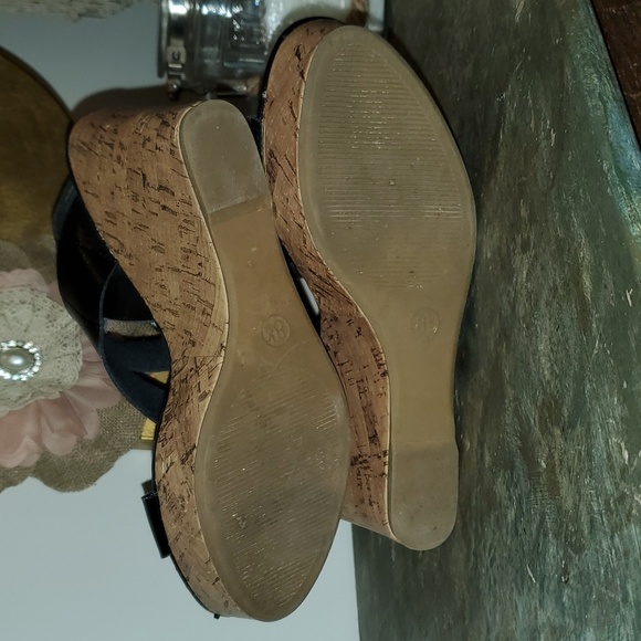 Mossimo Black Wide Strap & Buckle Wedges 8.5 - Picture 7 of 10